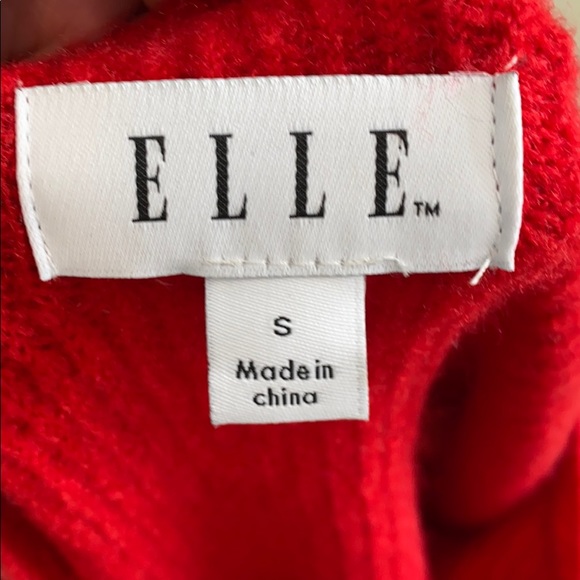 ⚫️ELLE red A-Line rubbed fuzzy sweater with lace - Picture 2 of 8